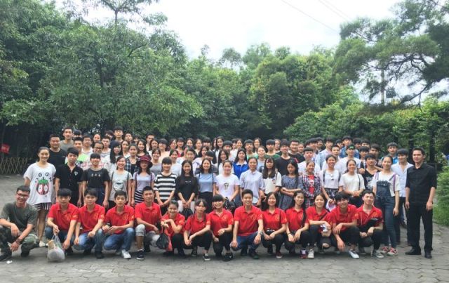 参加活动全体师生合影