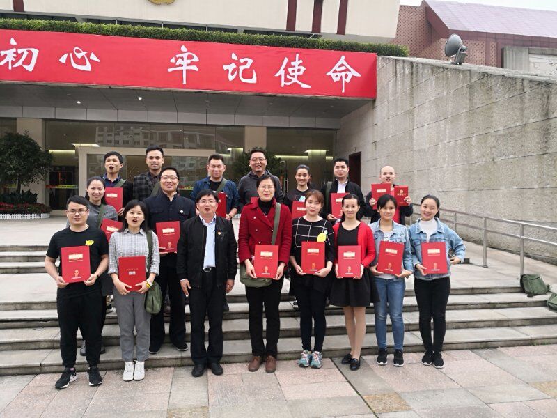4与团中央学校部职业院校处王剑处长合影.jpg 4与团中央学校部职业院校处王剑处长合影.jpg
