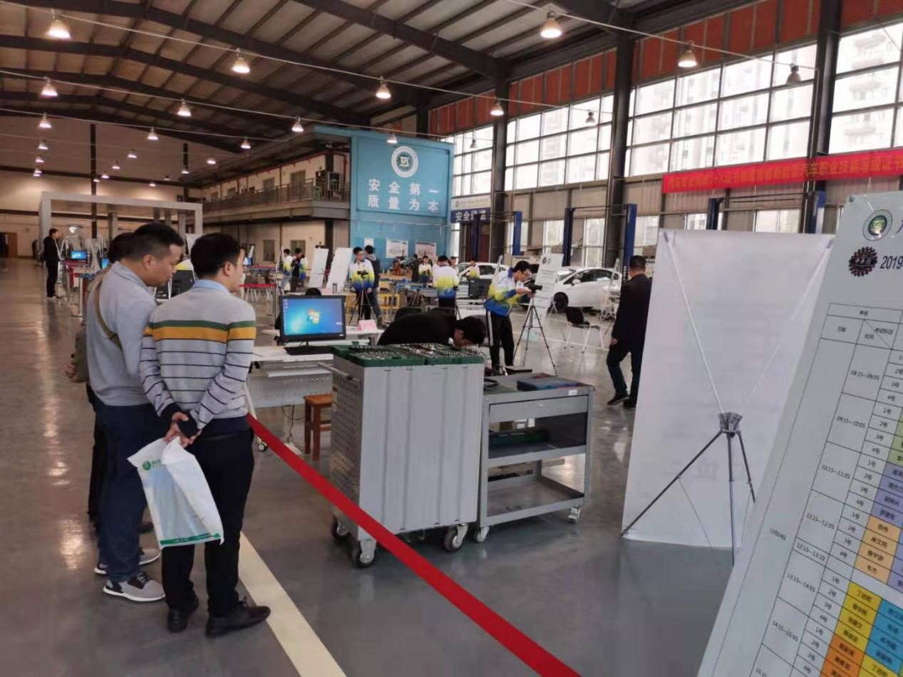 5、观摩广西工业职业技术学院（二校区）汽车工程系 1+x考证现场.jpg